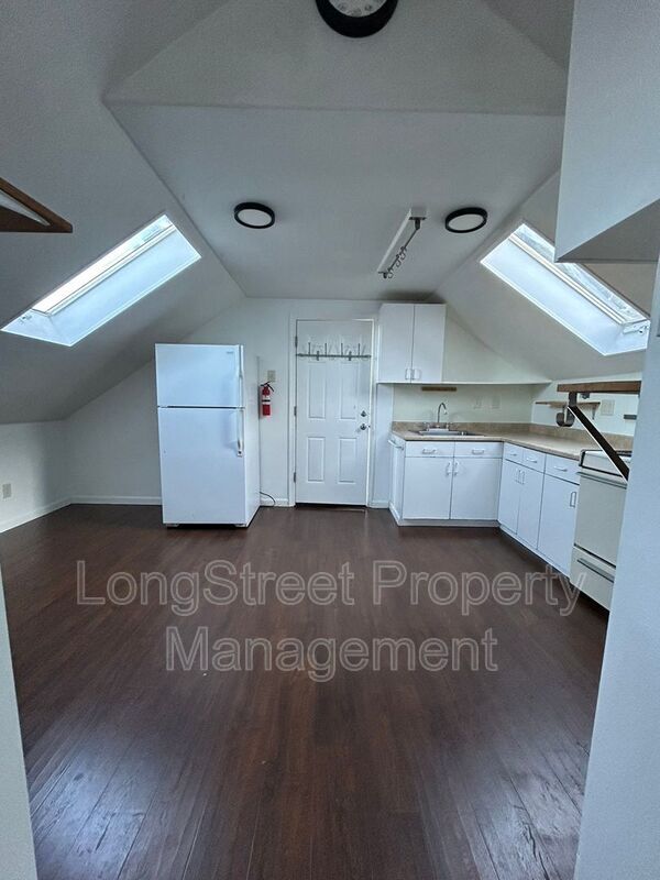 Foto del edificio - 634 SW Grant St.