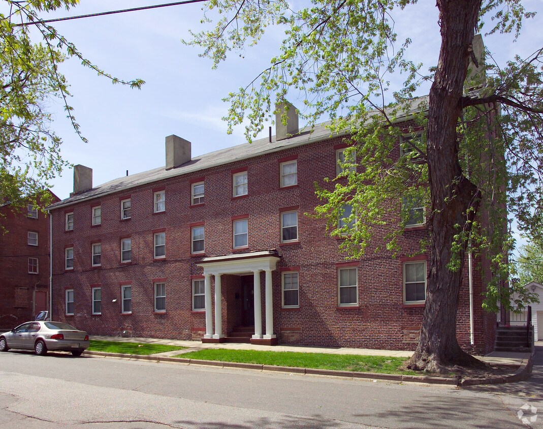 Building Photo - 16 Dwight St