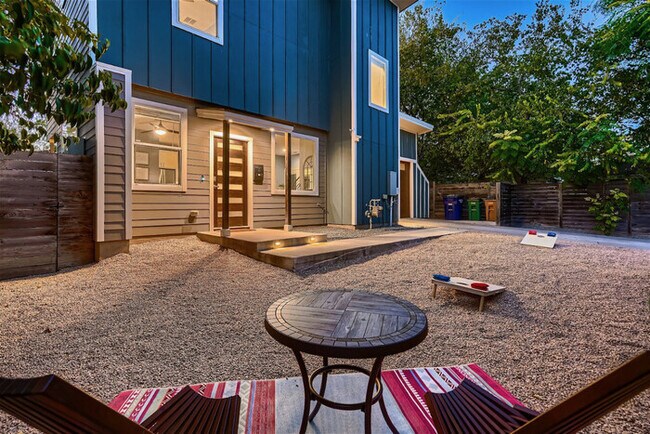 Foto del edificio - Casa de Ellie J. Newer home close to Downt...