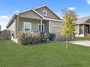 Building Photo - 2729 Louris Ln