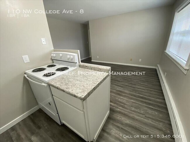 Foto del edificio - 110 NW College Ave