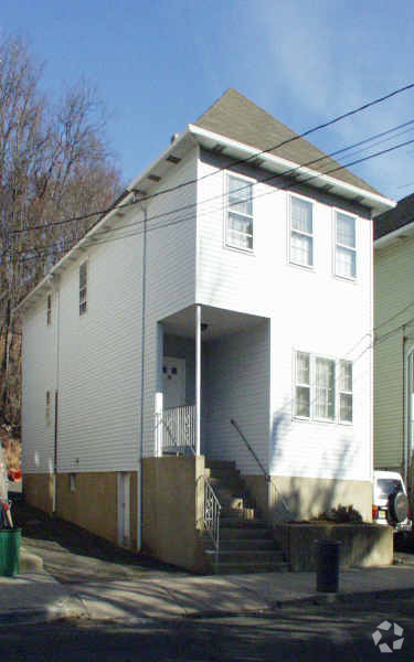 Building Photo - 10 Orchard St