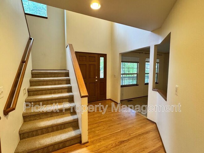 Foto del edificio - 10738 Jetty Pl NW