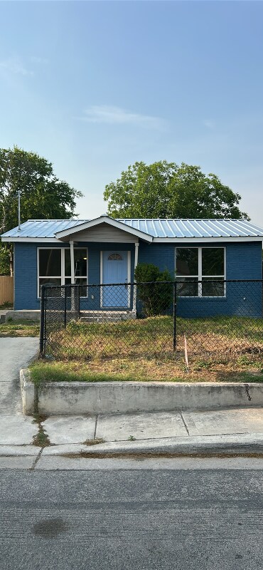 Foto del edificio - 811 Brunswick Blvd