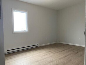 Building Photo - 960 Violet Ave