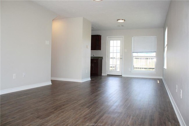 Foto del edificio - 4015 Southern Trace Dr