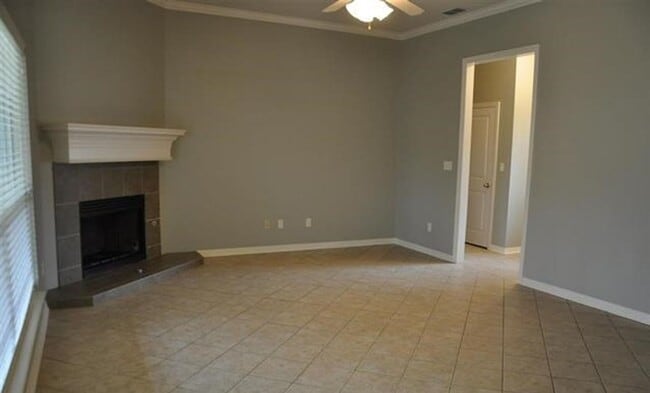 Foto del edificio - Coming Soon: 3 bedroom 2 bath in South Tyl...