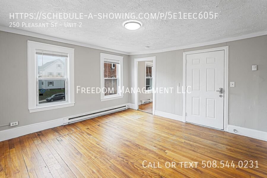 Primary Photo - 250 Pleasant St