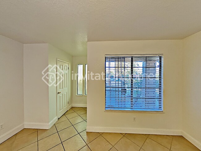 Building Photo - 1352 Colfax Dr