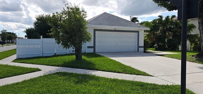 Building Photo - 9217 Paragon Way
