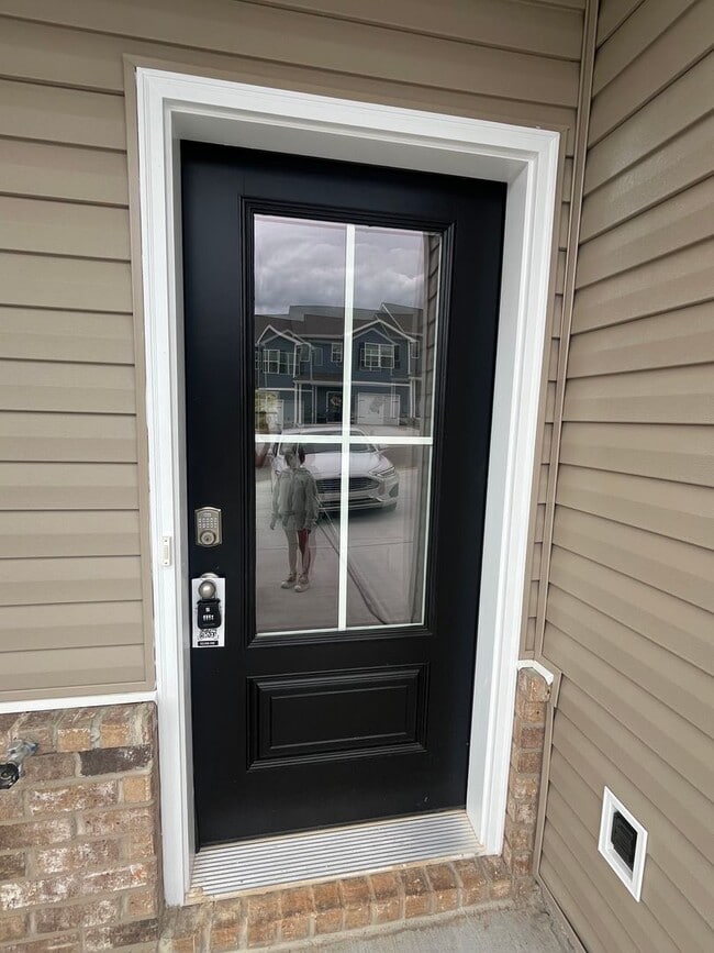 Foto del edificio - Brand New Townhome – Modern Comfort & Conv...