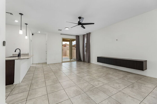 Foto del edificio - Three Bedroom in Sahuarita