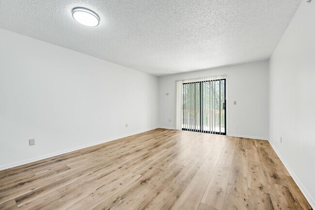 Building Photo - 7101 N Chas Dr