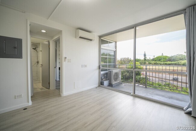 Foto del edificio - Renovated 1-Bedroom at The Highlander — Split AC, In-Unit Laundry, Pool & Gym Access