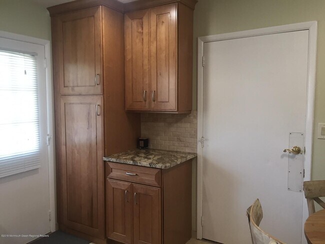 Foto del edificio - 555A Sheffield Ct