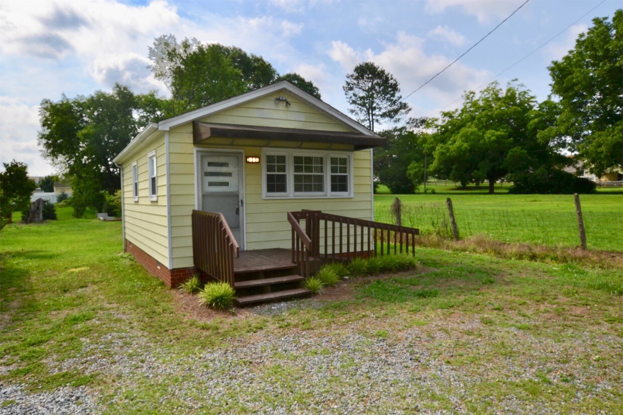 Primary Photo - 4323 Roberta Rd