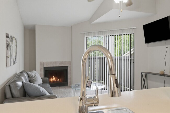 Foto del edificio - 1132 Sugar Creek Cir