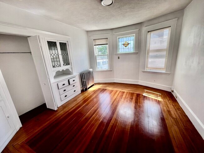 Foto del edificio - 10-12 Greenwood Ave