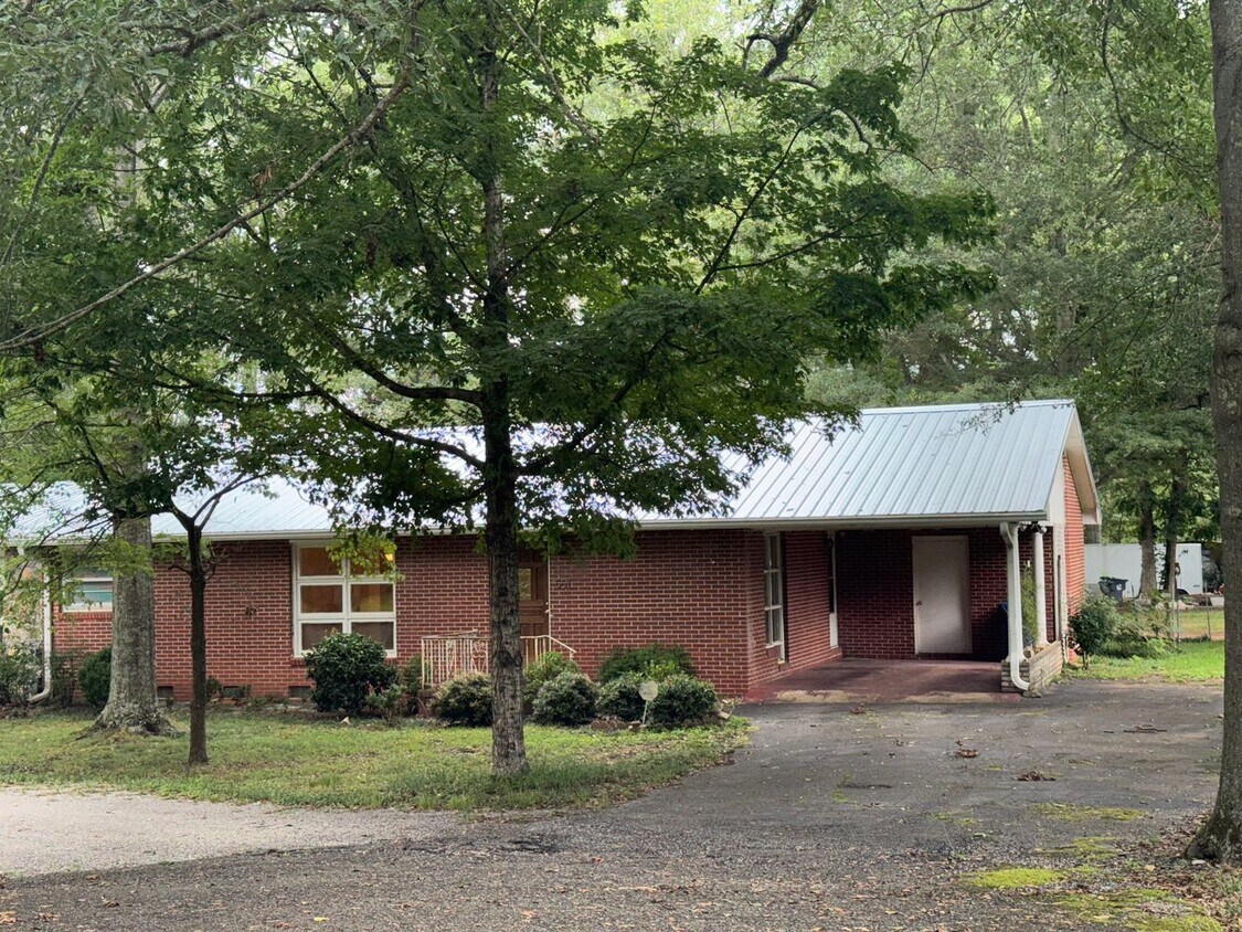 Foto principal - 551 Glade Rd E
