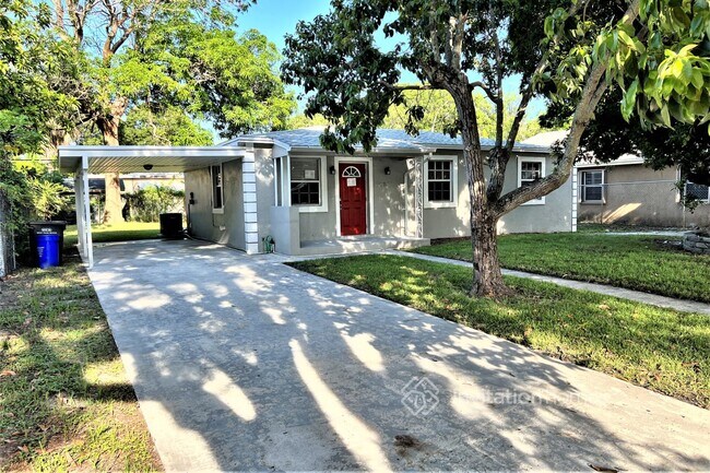 Building Photo - 3028 Ridgeway Ave