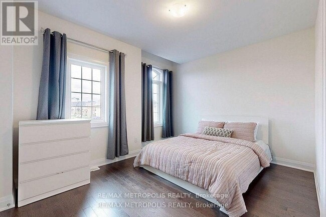 Photo du bâtiment - 100 Ballantyne Blvd