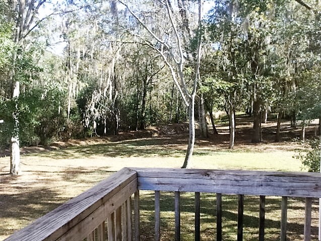 Deck overlooks green space - 1409 Deer Haven Ln