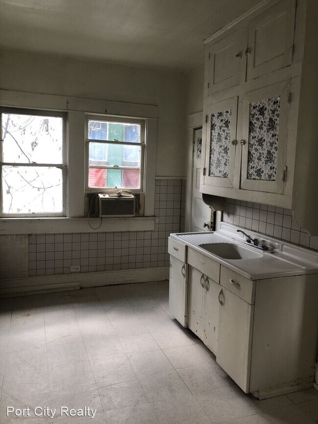 Building Photo - 2 br, 1 bath House - 3109 Darien St.