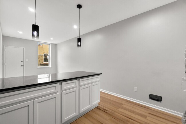 Foto del edificio - 2526 E Fayette St