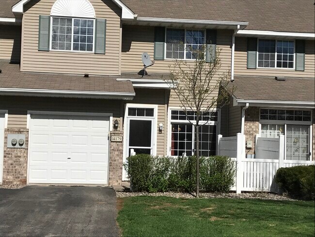 Foto del edificio - 14179 Plymouth Ave