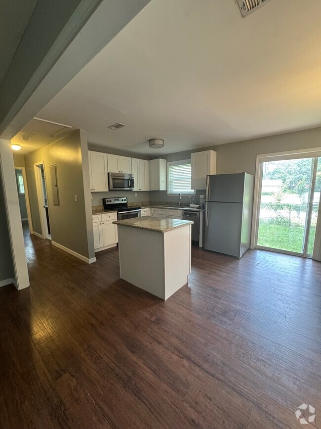Building Photo - 97300 Laffites Way