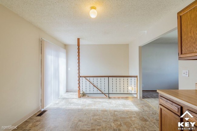 Building Photo - 3231 S Holyoke Cir