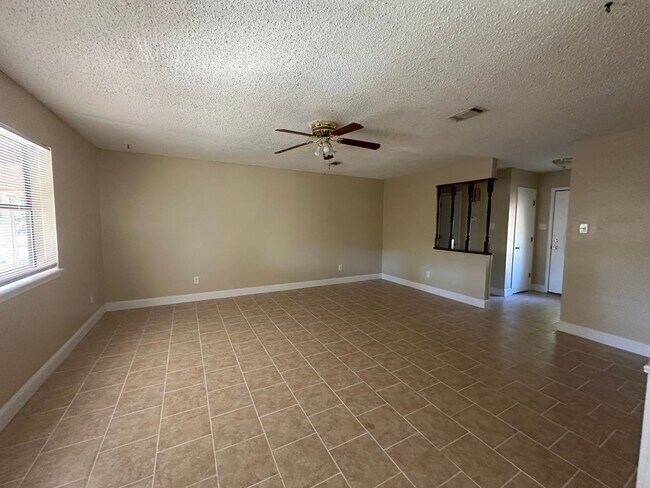 Building Photo - Remodeled 3-bedroom 2-bath home