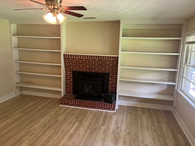 Foto del edificio - 229 Bridgeview Cir
