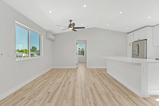 Building Photo - 4724 Hidalgo Ave