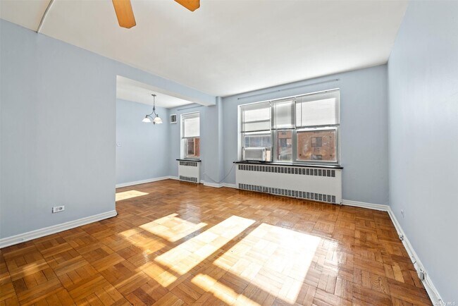 Foto del edificio - 71-36-71110 110th St
