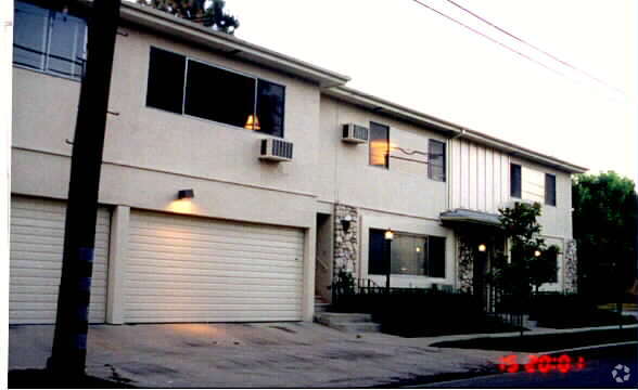 Building Photo - 12501-12509 Valley Spring Ln