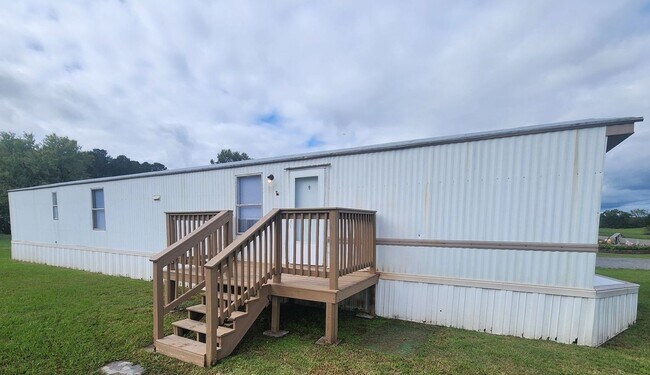 Foto del edificio - 3 bedroom mobile home
