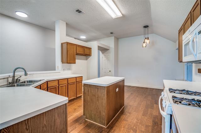 Foto del edificio - 6023 Vista Ln