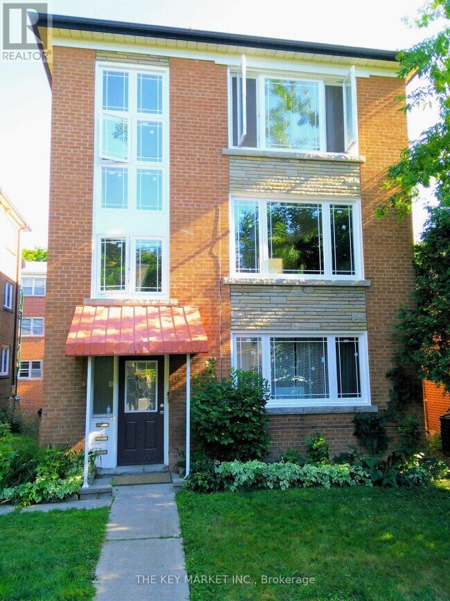 Building Photo - 211 St Clements Ave