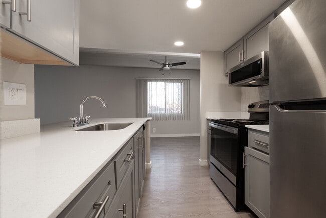 Building Photo - Uptown Square