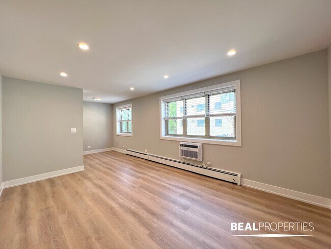 Foto del edificio - 452 W Oakdale Ave