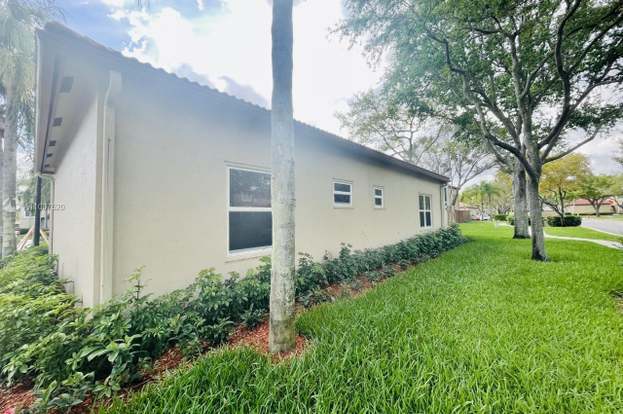 Foto del edificio - 16144 Emerald Cove Rd