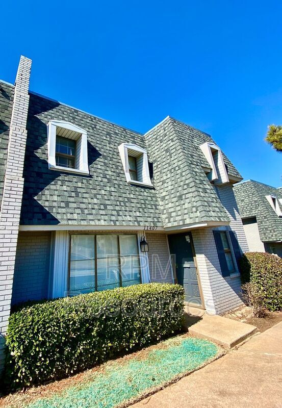 Foto del edificio - 11407 N May Ave