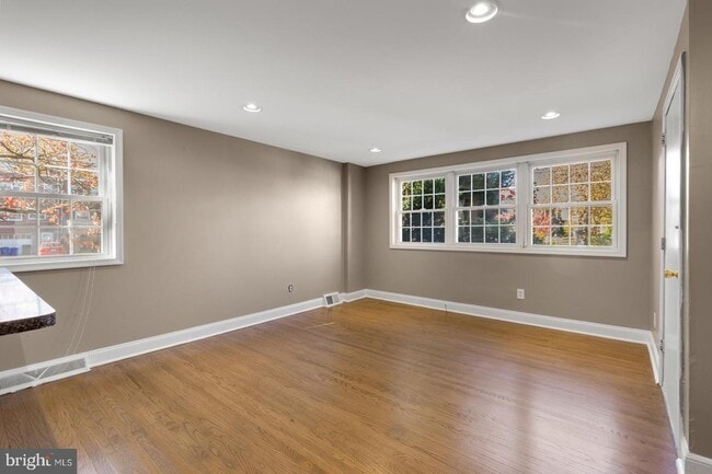 Building Photo - 5443 Houghton Pl