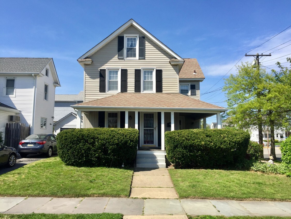 Building Photo - 502 Sylvania Ave