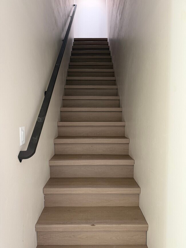 Foto del edificio - 701 E Elm St