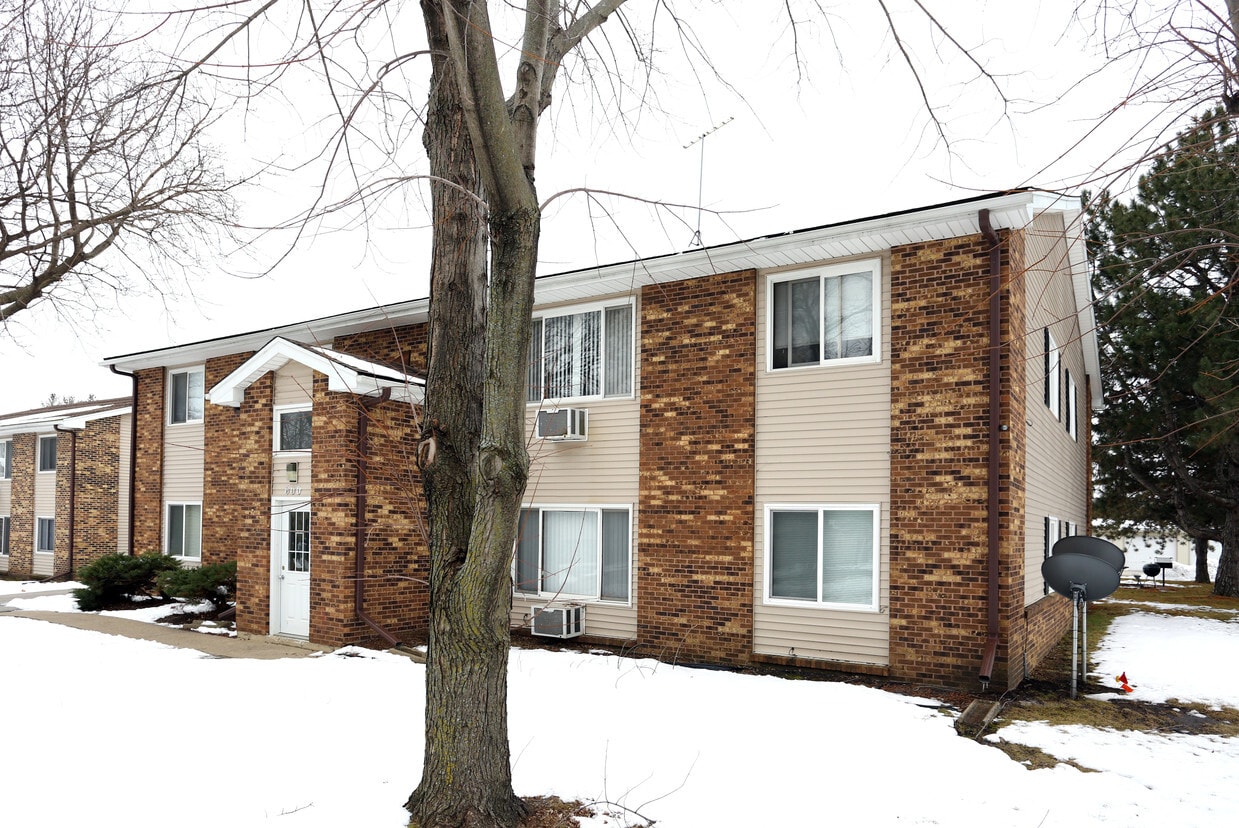 600 NE 4th St, Grimes, IA 50111 Apartments in Grimes, IA