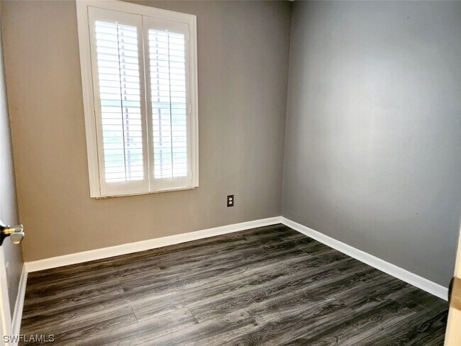 Building Photo - 6127 Lakefront Dr