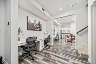 Building Photo - 8836 Jacaranda Ave