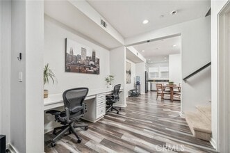 Building Photo - 8836 Jacaranda Ave